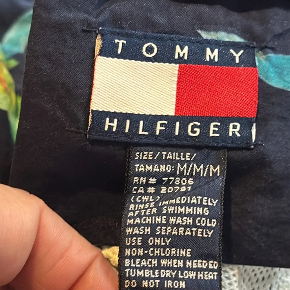Tommy‎ Hilfiger Navy Floral Swim Shorts size medium